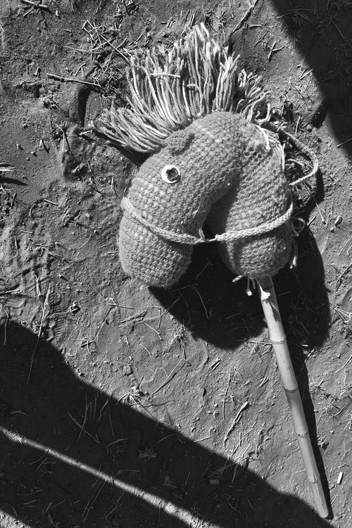 Estas Tierras No Se Venden (2025) İzle